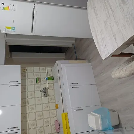 Apartment 19